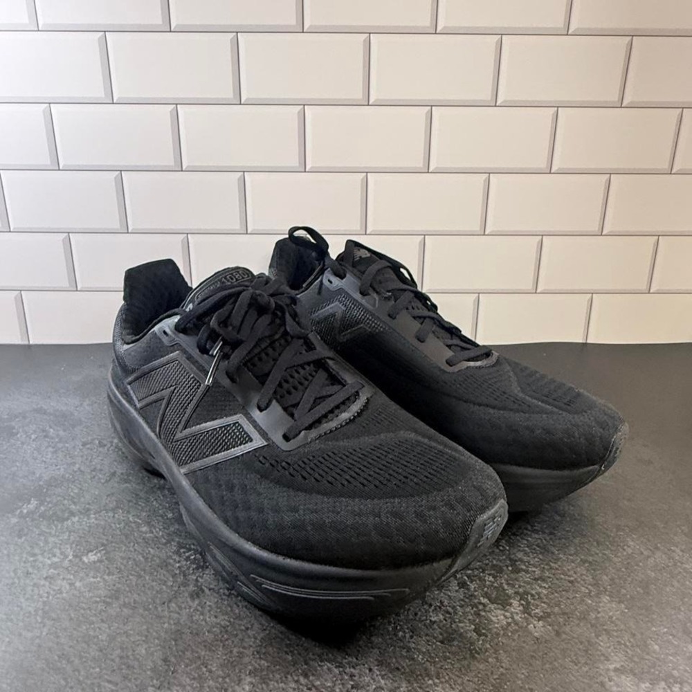 Women's New Balance 2002R black trainers. 2EE wide Size US 13